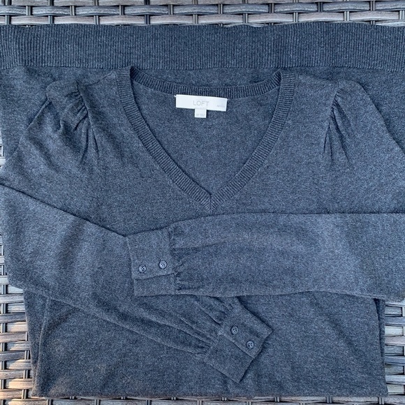 NWOT ANN TAYLOR LOFT Petites Gray V-Neck Swing Sweater Dress - Picture 9 of 14